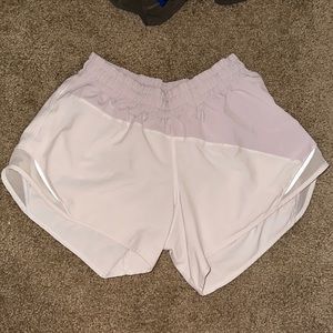 Lululemon hotty hot short size 6 in white/grey color block